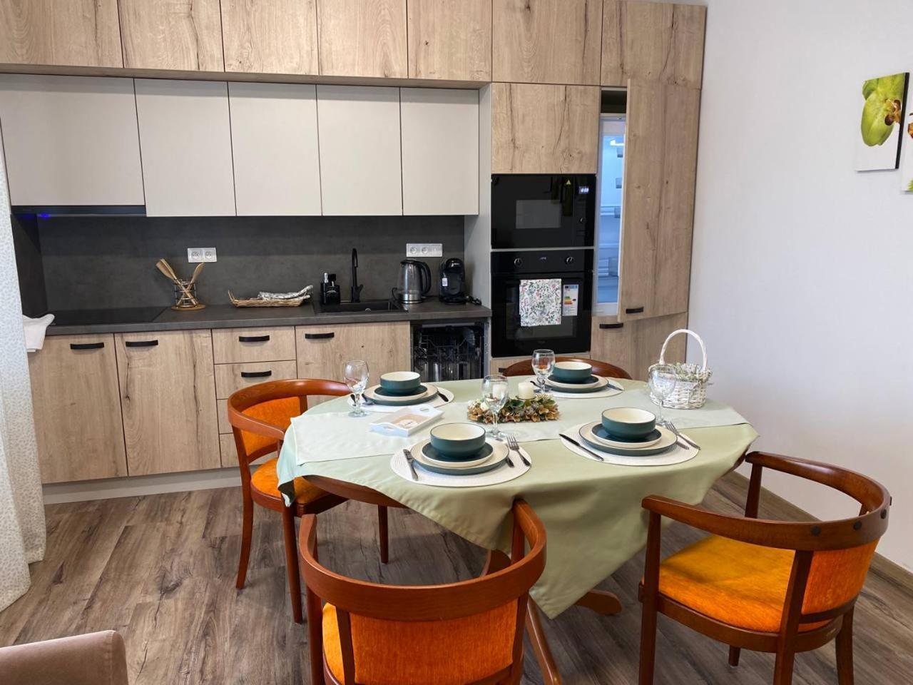 Perla Hradce 103 Appartement Hradec Králové Buitenkant foto