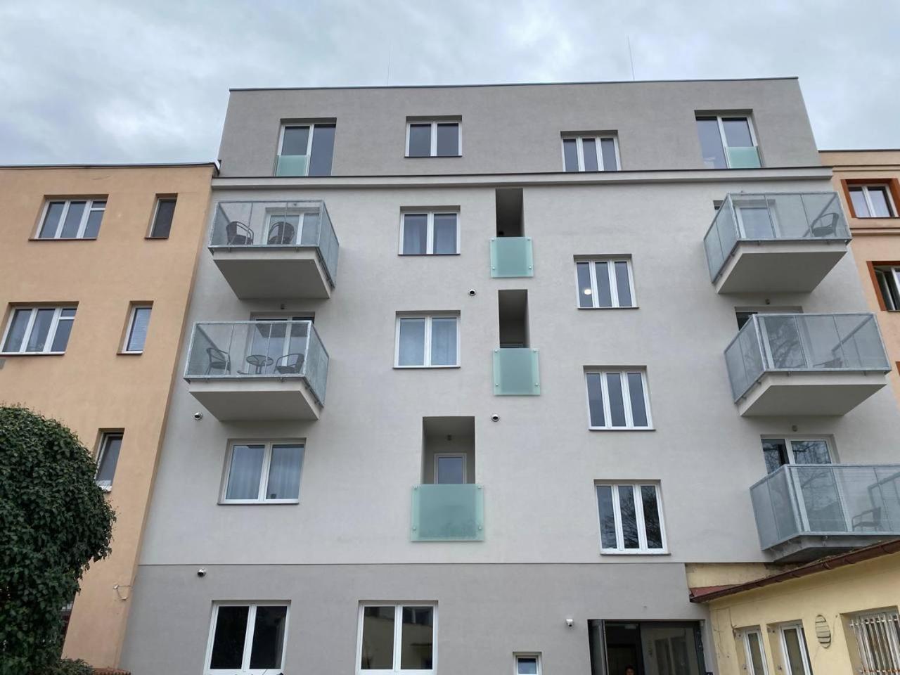 Perla Hradce 103 Appartement Hradec Králové Buitenkant foto