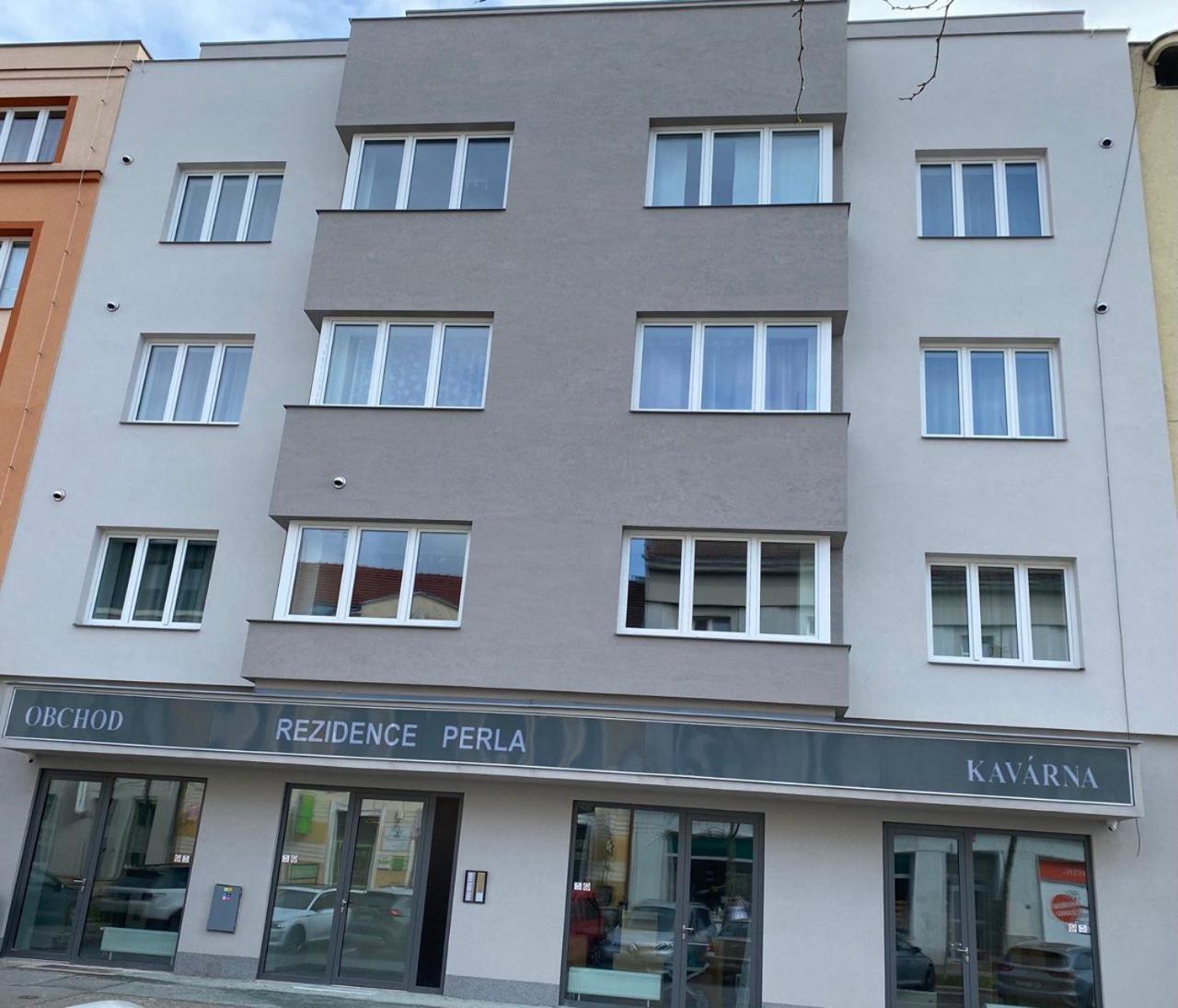 Perla Hradce 103 Appartement Hradec Králové Buitenkant foto