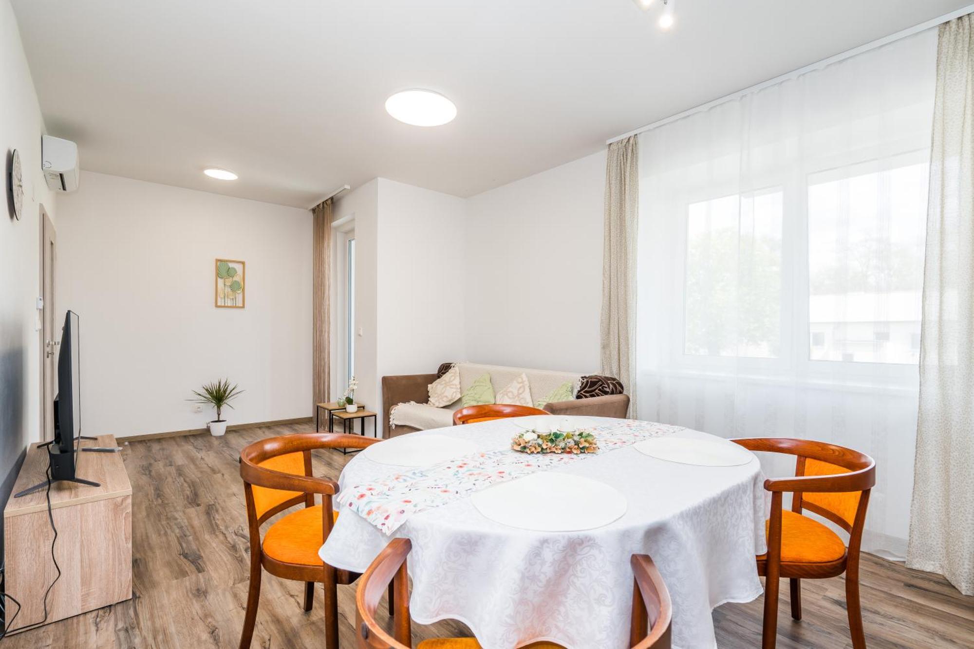 Perla Hradce 103 Appartement Hradec Králové Buitenkant foto