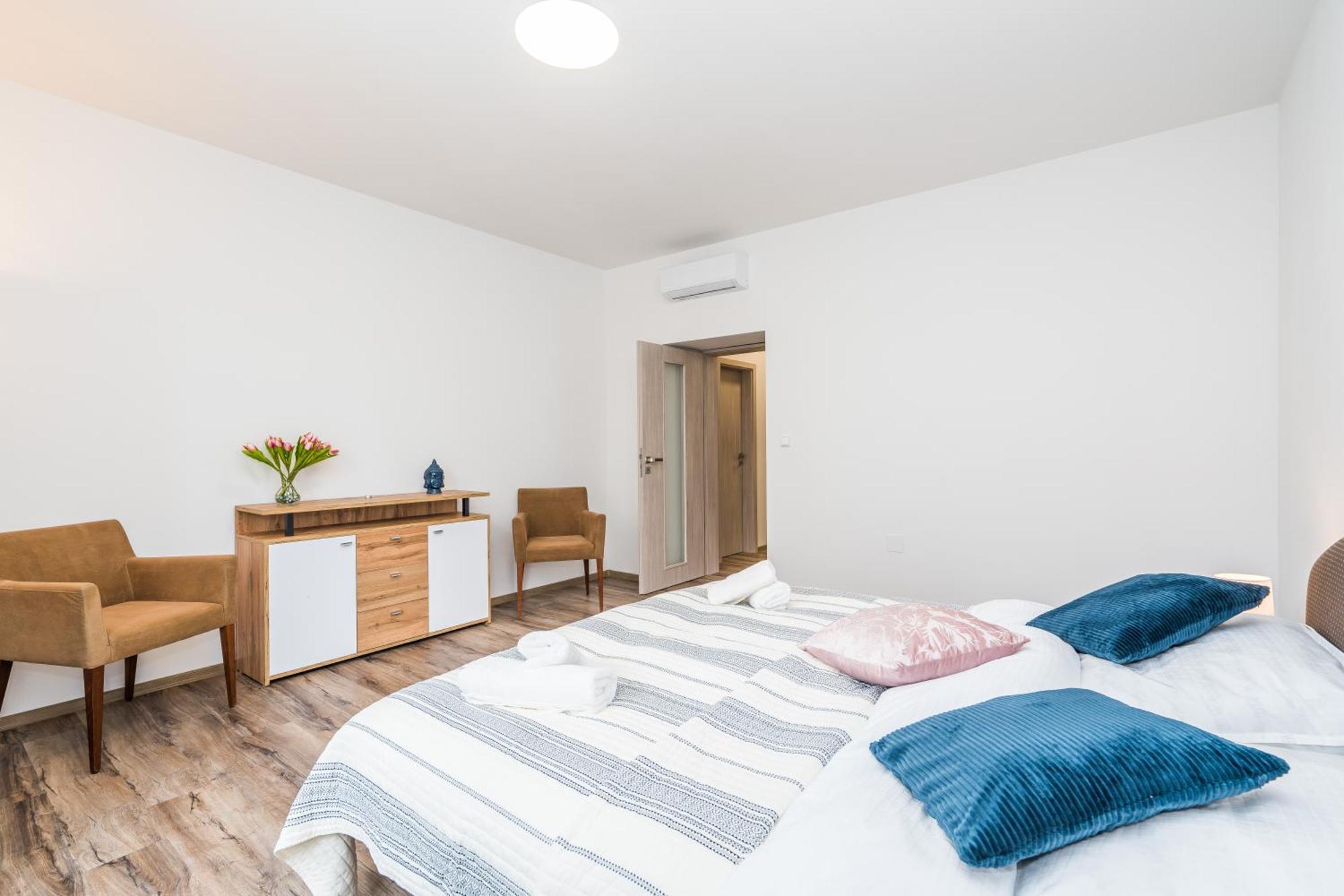 Perla Hradce 103 Appartement Hradec Králové Buitenkant foto