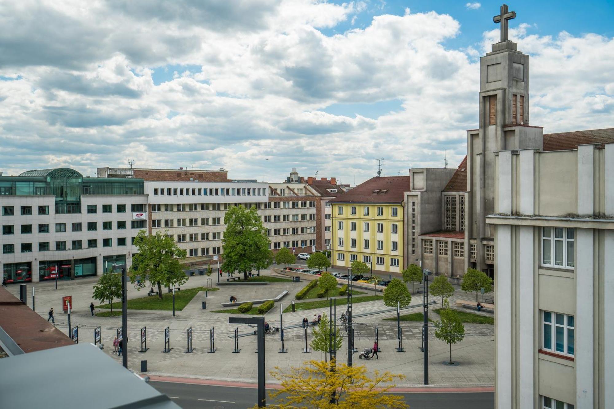Perla Hradce 103 Appartement Hradec Králové Buitenkant foto
