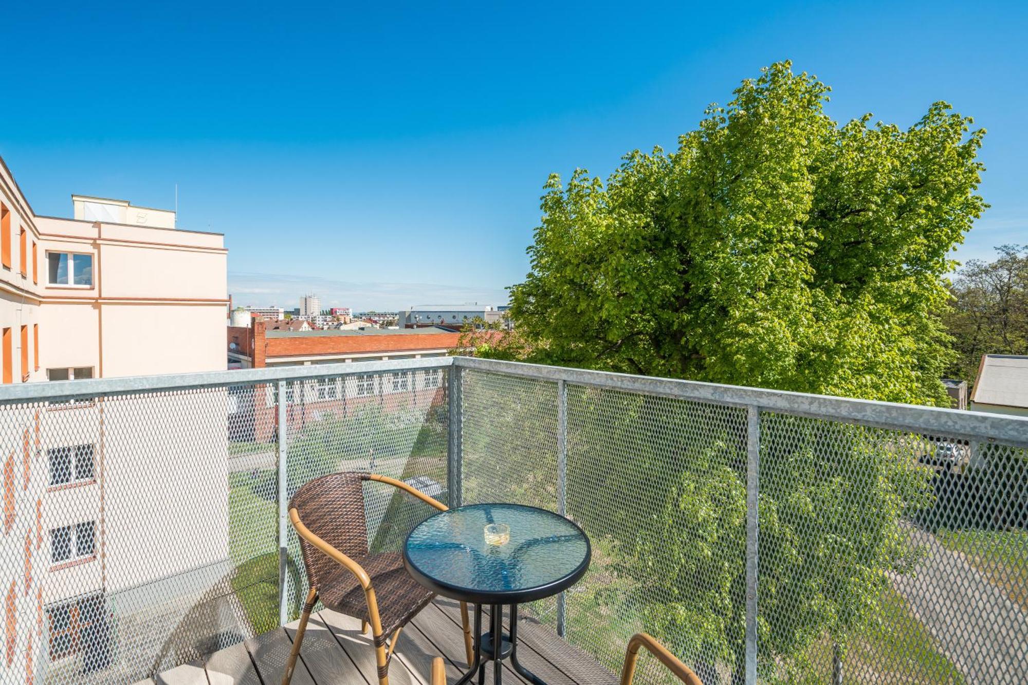 Perla Hradce 103 Appartement Hradec Králové Buitenkant foto